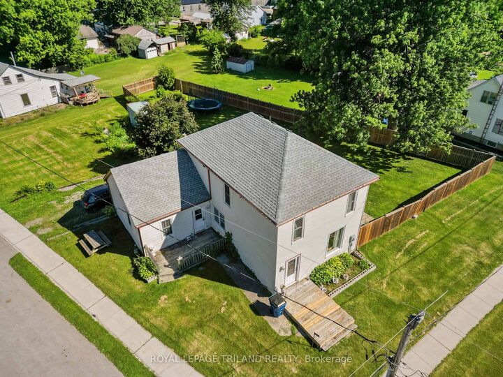 Property Photo:  15 Dundas Street  ON N0L 1Z0 