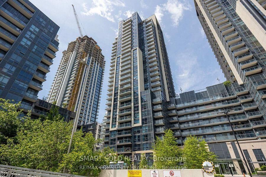 Property Photo:  20 Meadowglen Place 329  ON M1G 0A9 