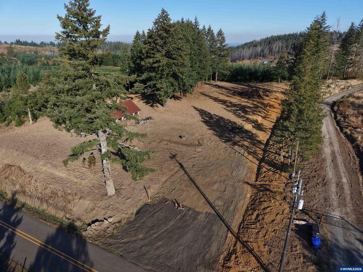 Property Photo: 12500 S Groshong Rd OR 97038