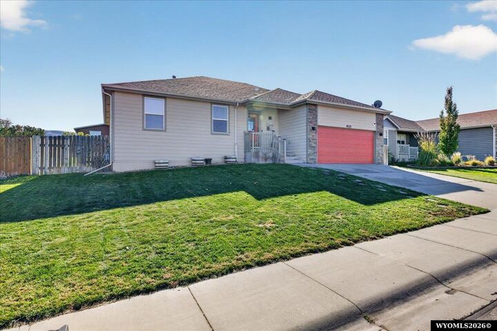 Property Photo: 6531 S Springs Rd WY 82604