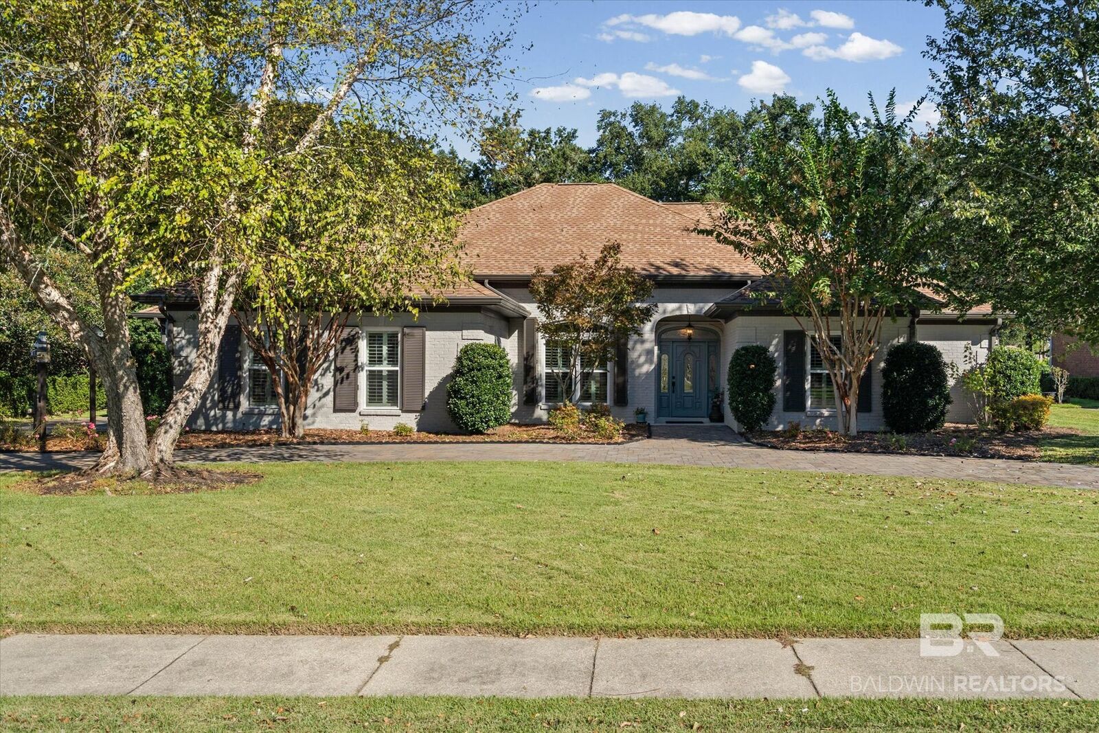 Property Photo: 304 S Tee Drive AL 36532