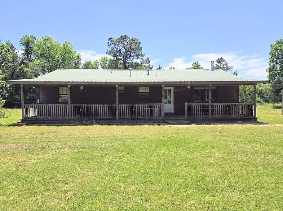 Property Photo:  1323 Bates Loop  AR 72958 