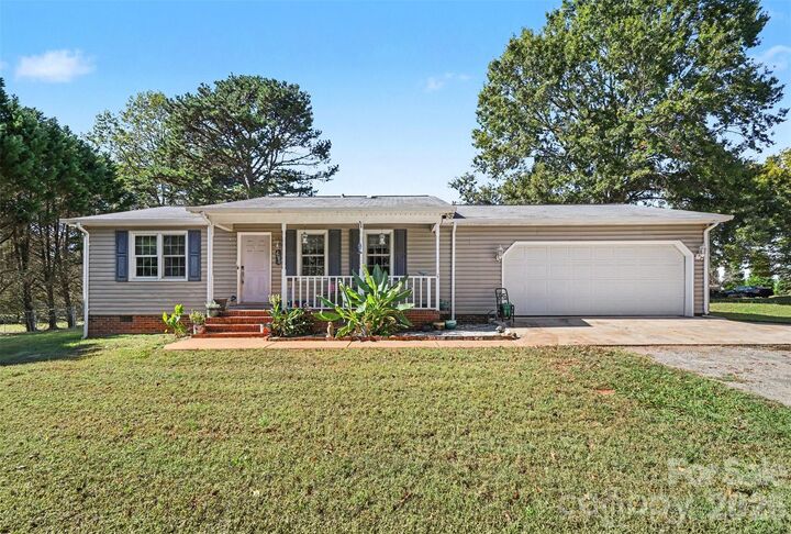 Property Photo: 2040 Providence Church Road NC 28146