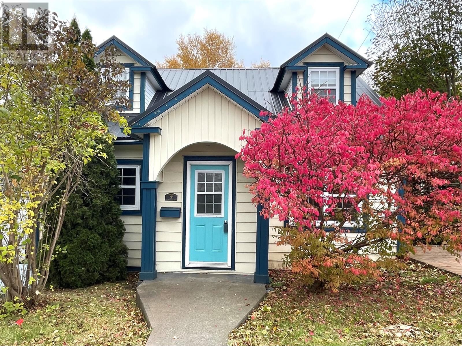 Property Photo:  7 Beaumont Avenue  NL A2A 1Z5 