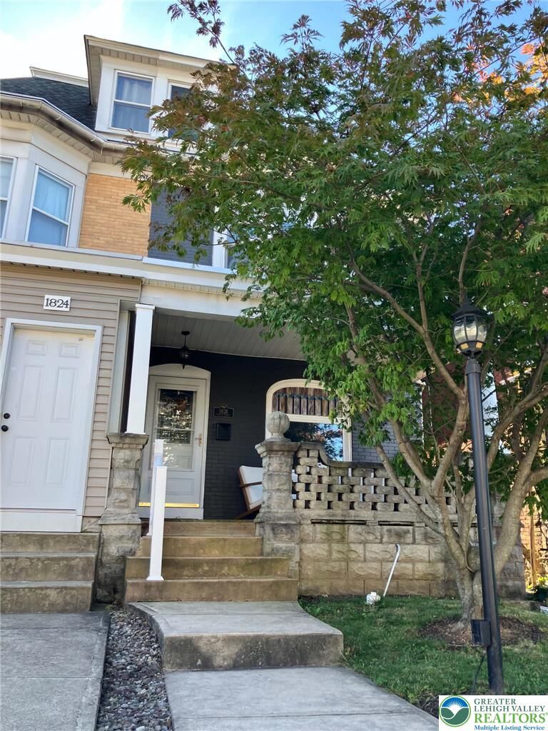 Property Photo:  1826 Ferry Street  PA 18042 