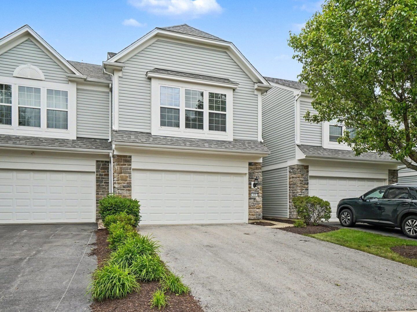 Property Photo:  608 Hawley Drive  IL 60543 