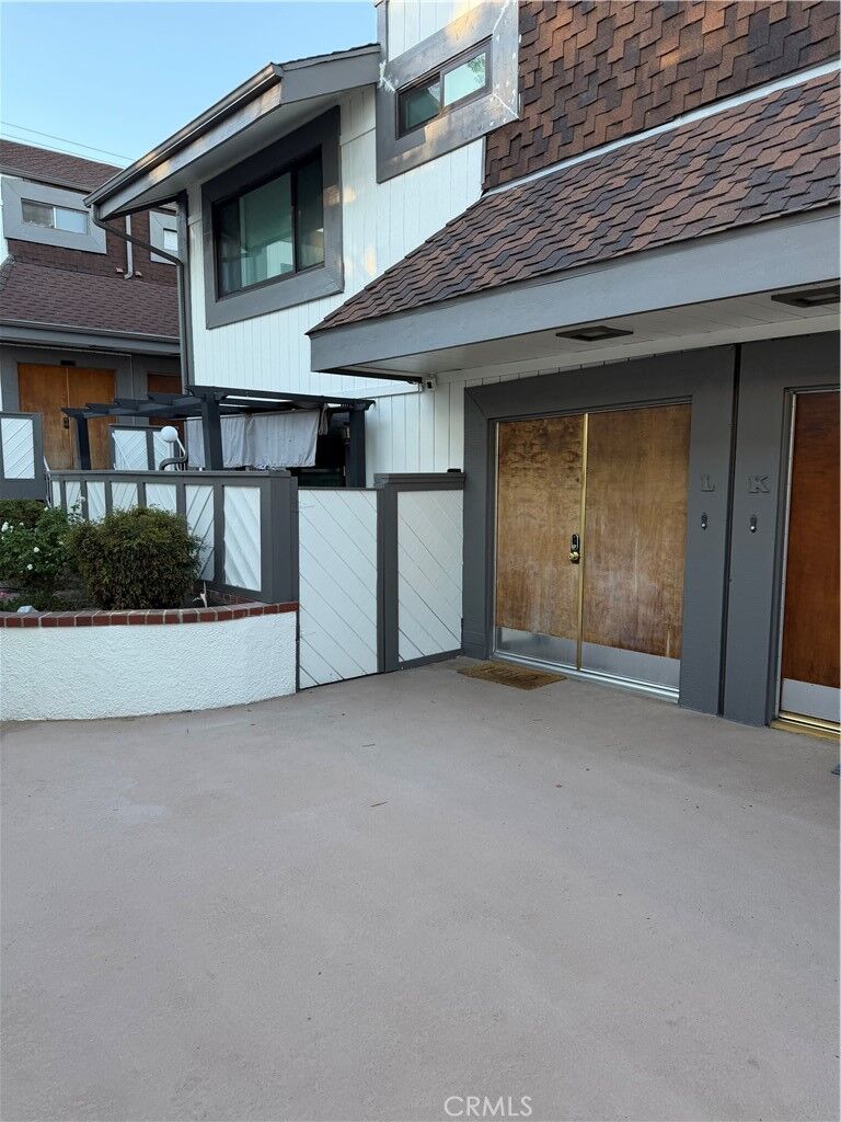 Property Photo: 503 E Tujunga Ave #L CA 91501