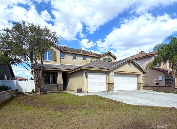 Property Photo:  854 Caden Place  CA 92571 