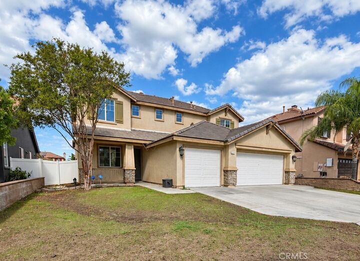 Property Photo: 854 Caden Place CA 92571