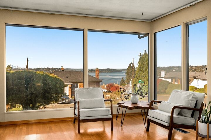 Property Photo:  7039 S Lakeridge Drive  WA 98178 