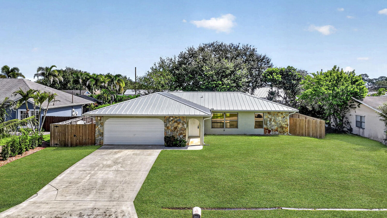 Property Photo:  1549 SE Cownie Street  FL 34983 