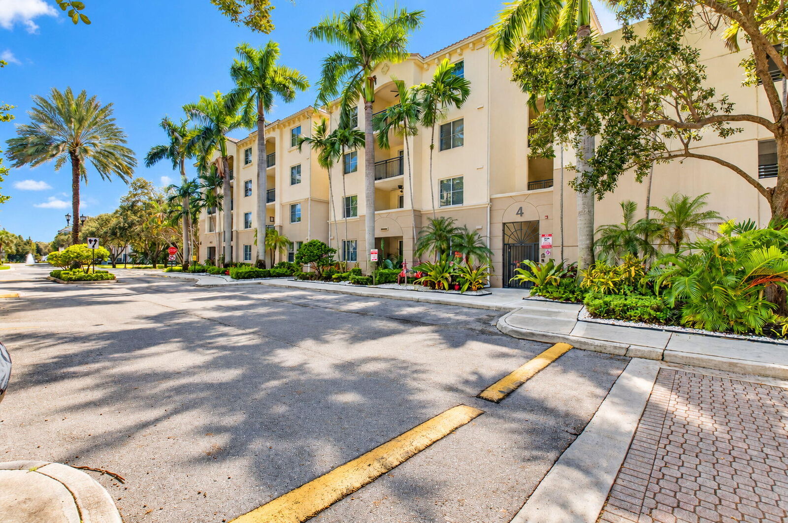 Property Photo:  4 Renaissance Way 4214  FL 33426 