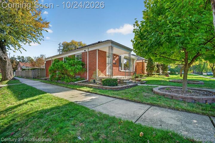 Property Photo:  16792 Centralia  MI 48240 