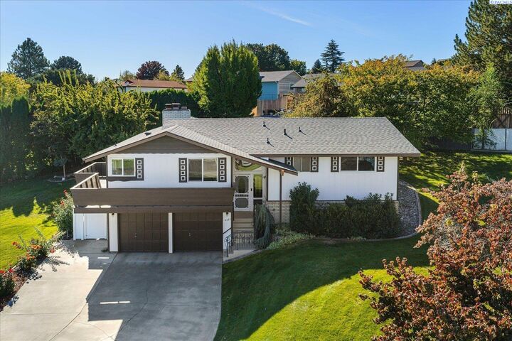 Property Photo: 4243 King Dr WA 99353