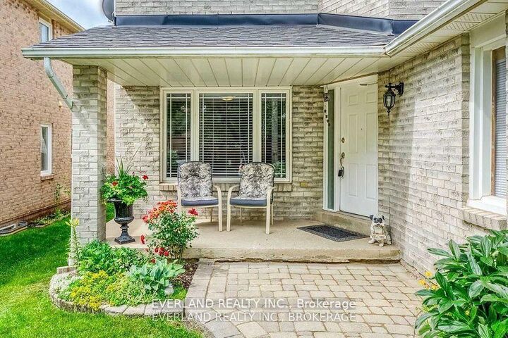 Property Photo:  249 Nottingham Dr Drive  ON L6H 4H9 