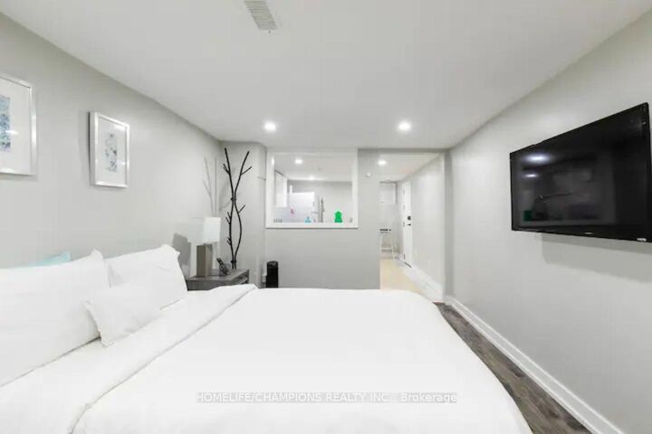 Property Photo:  112 Springhurst Avenue Bsmt  ON M6K 1C1 