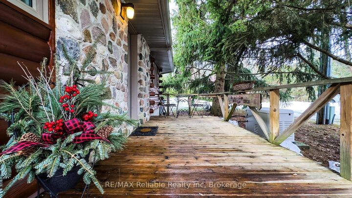 Property Photo:  
