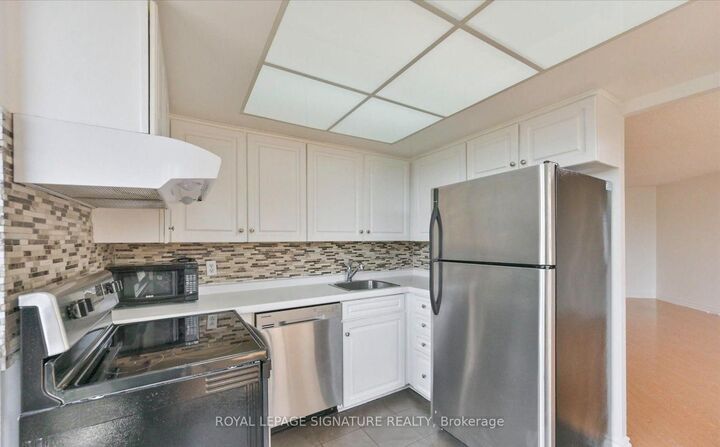 Property Photo:  1210 Don Mills Road W 625  ON M3B 3N9 