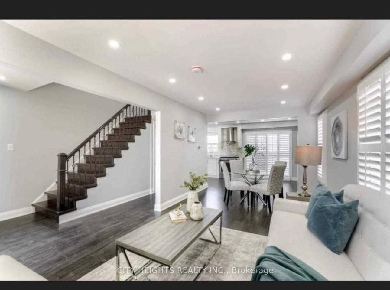 Property Photo:  62 Aurora Place  ON L6Z 2A8 