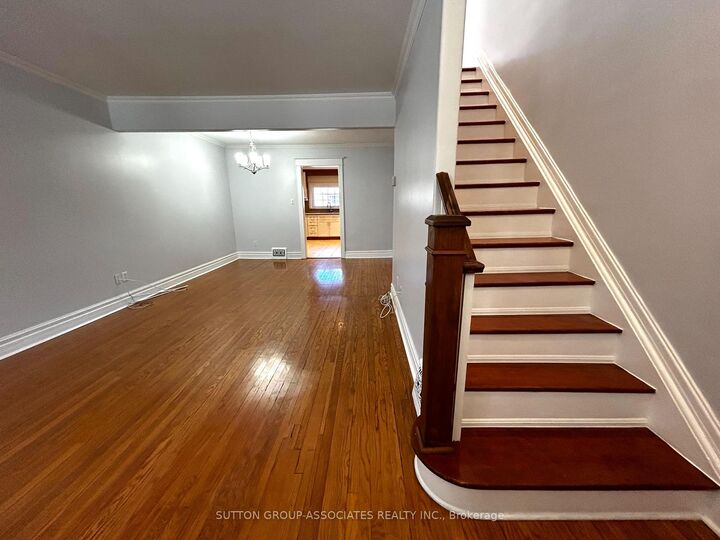 Property Photo:  129 Kenwood Avenue  ON M6C 2S4 