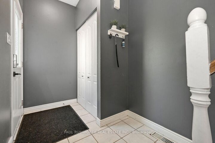 Property Photo:  5 Sonnet Crescent D  ON K2H 8W8 