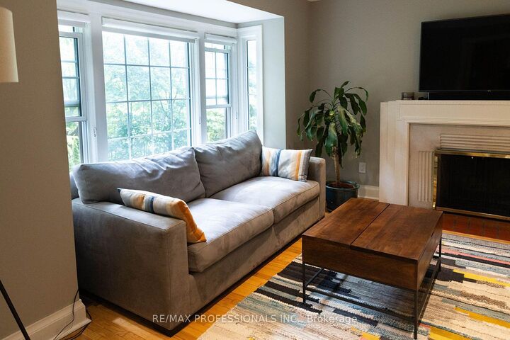 Property Photo:  82 Ellis Park Road  ON M6S 2V5 