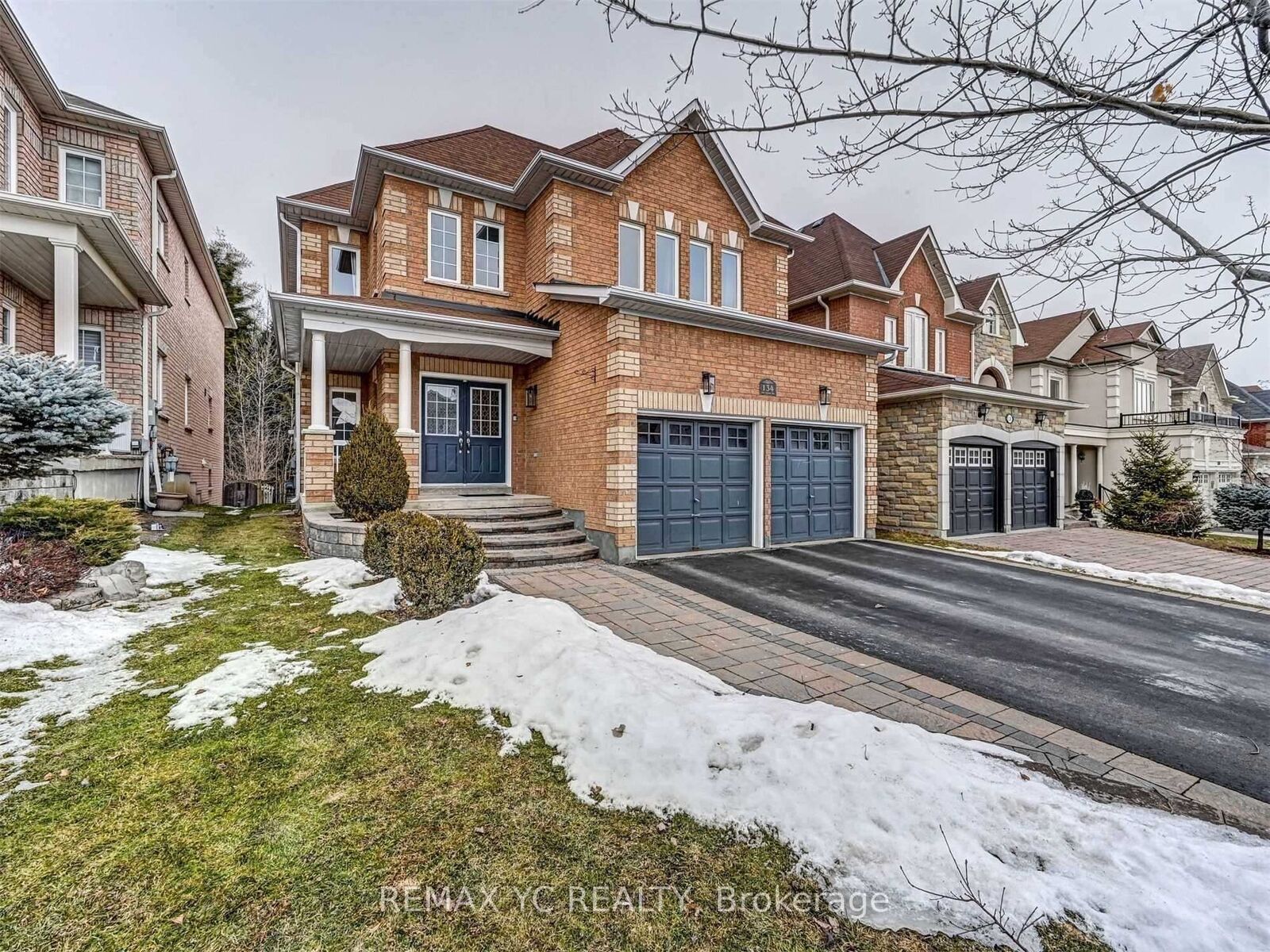 Property Photo:  134 Ner Israel Drive  ON L4J 9L1 
