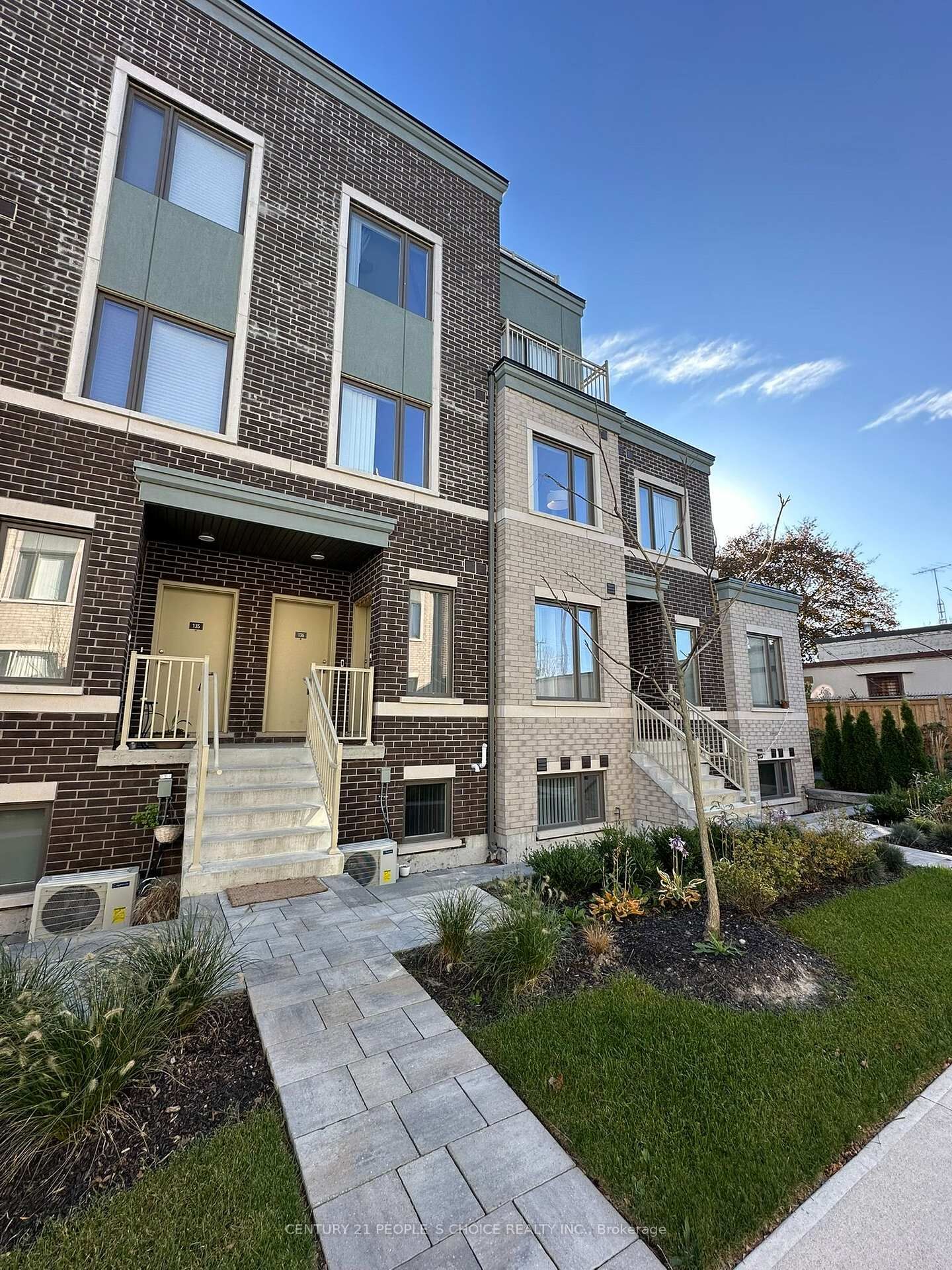 Property Photo: 40 William Jackson Way 137 ON M8V 0J7