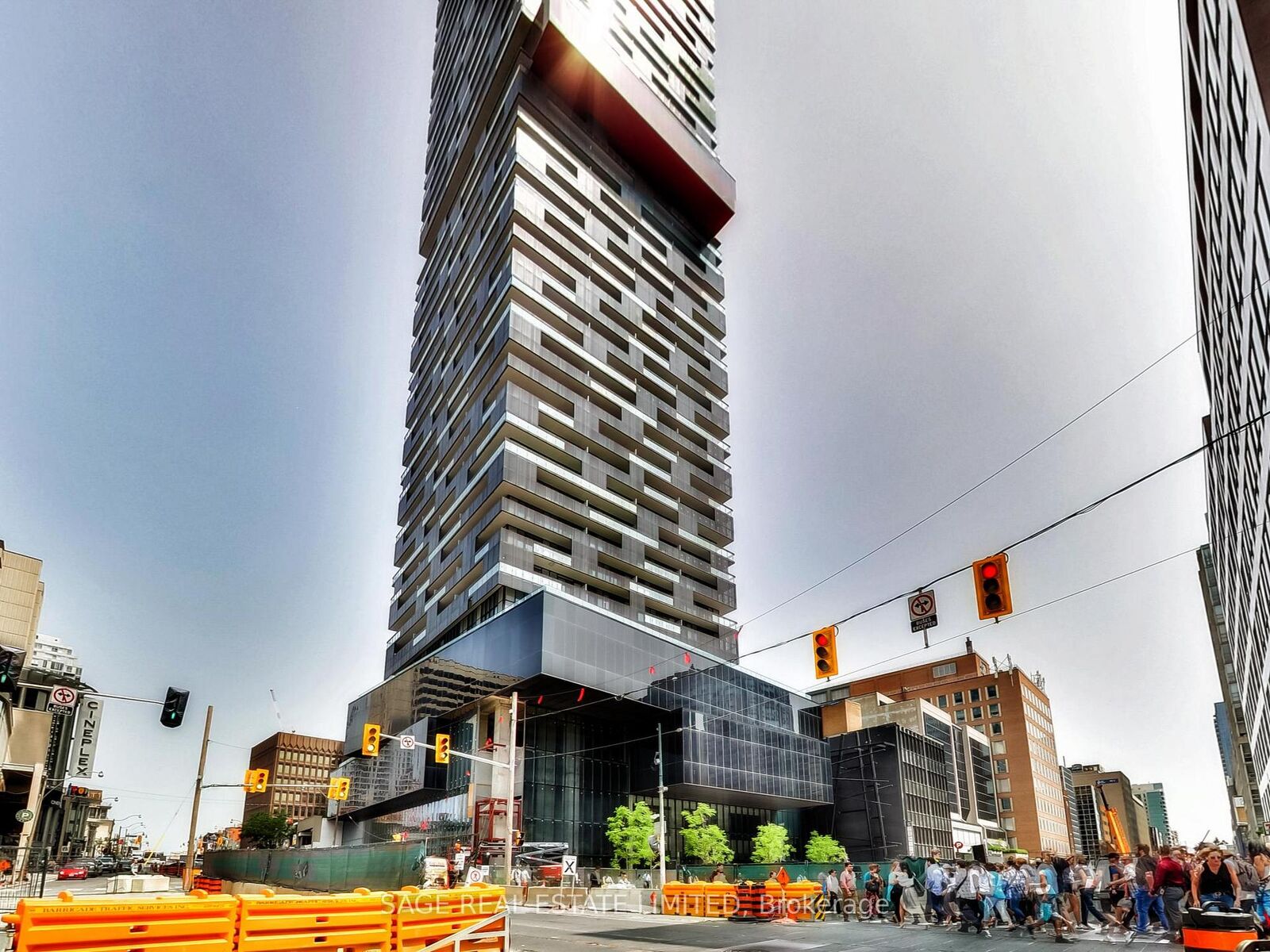 Property Photo:  8 Eglinton Avenue E 5012  ON M4P 0C1 