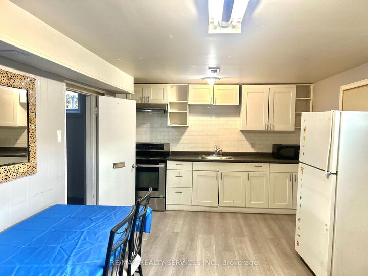 Property Photo:  139 Bellamy Road N  ON M1J 2L3 