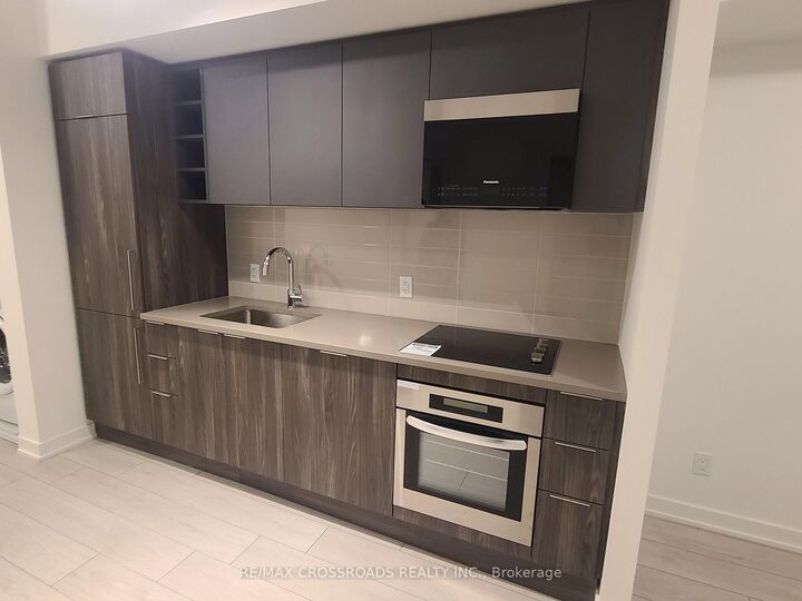 Property Photo:  2031 Kennedy Road 2220  ON M1T 0B8 