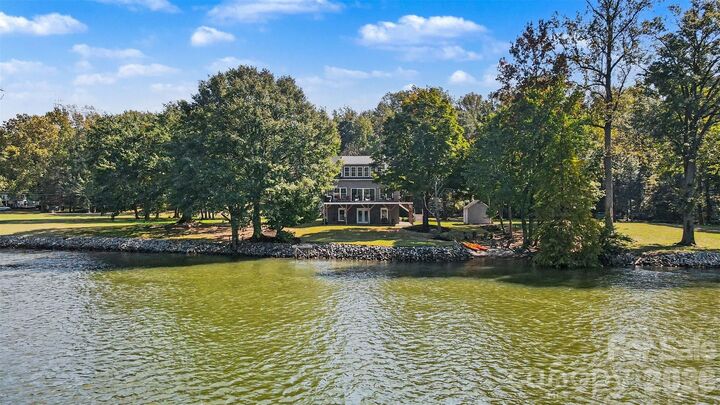 Property Photo:  1727 Lake Drive  NC 28214 