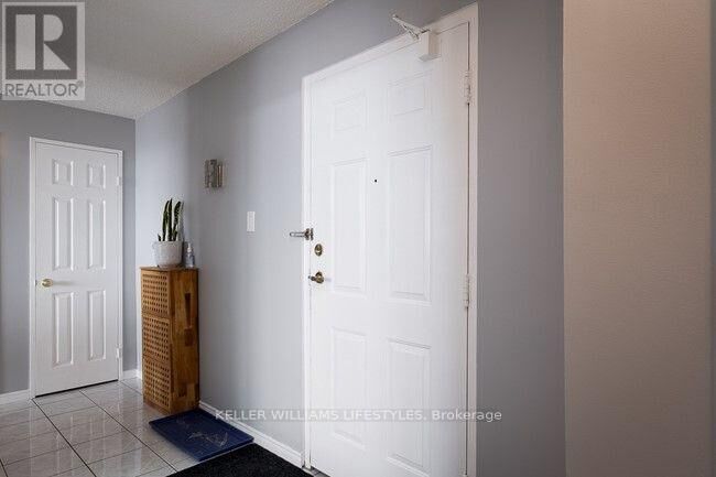Property Photo:  363 Colborne Street 905  ON N6B 3N3 