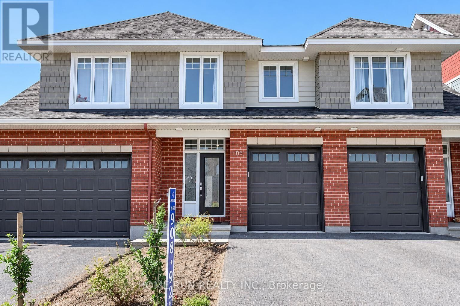 Property Photo:  116 Boundstone Way  ON K2T 0M4 