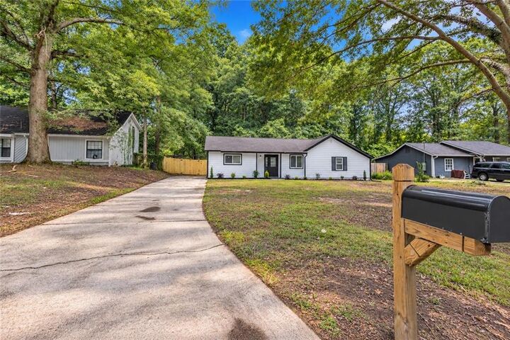 Property Photo:  373 Hemlock Drive  GA 30046 