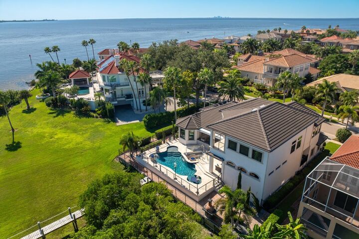 Property Photo: 1317 Jumana Loop FL 33572