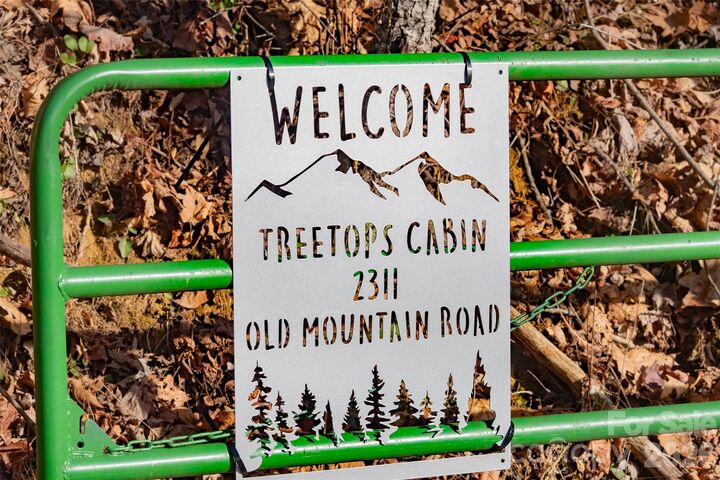 Property Photo:  2311 Old Mountain Road  NC 28754 