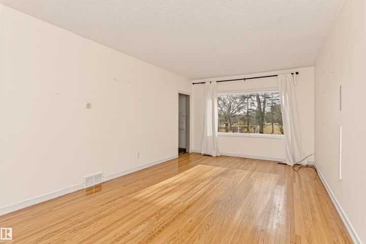 Property Photo: 10922 84 Avenue NW AB T6G 0V4