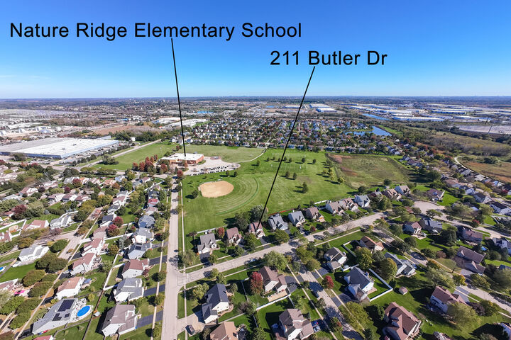 Property Photo: 211 Butler Drive IL 60103