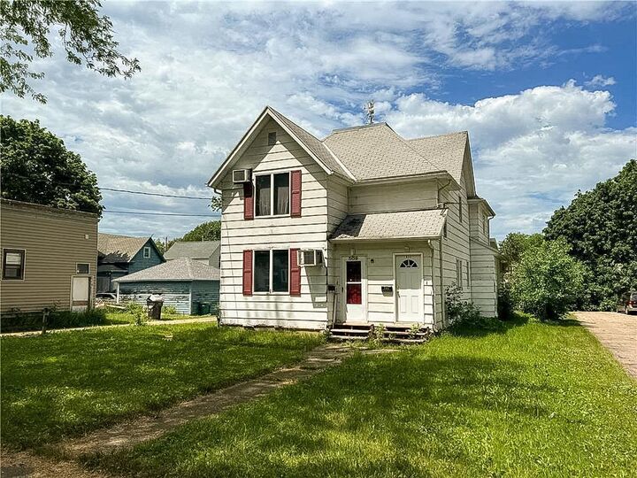 Property Photo: 509 E 4th Street MN 56007