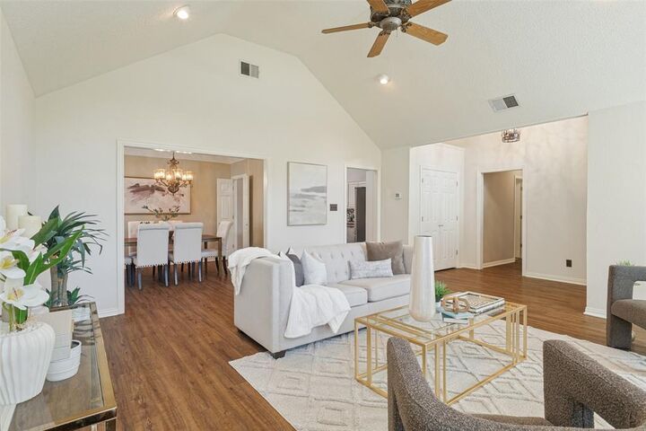 Property Photo:  913 Royal Oaks Drive  TX 75067 