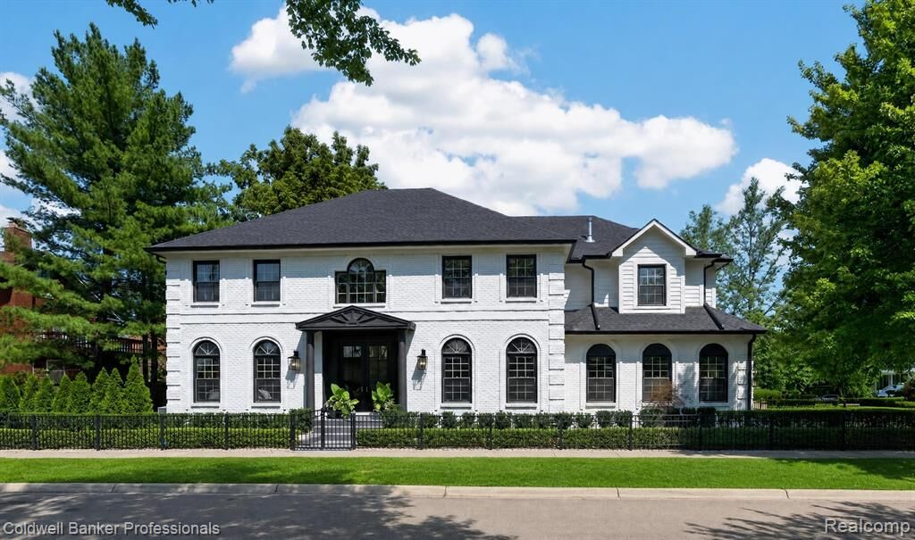 Property Photo: 788 S Bates Street MI 48009