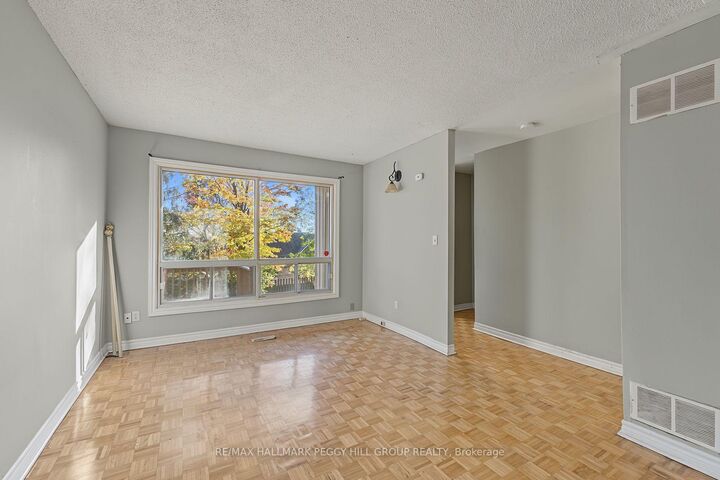 Property Photo:  275 Blake Street 26  ON L4M 1K7 