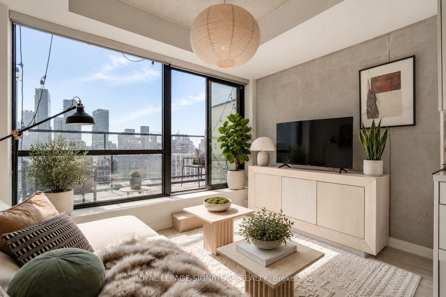 Property Photo:  458 Richmond Street W 1204  ON M5V 0S9 