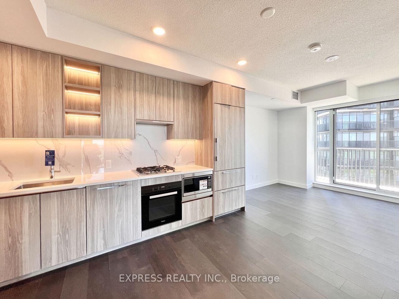 Property Photo:  68 Esther Shiner Boulevard 2005  ON M2K 0J6 