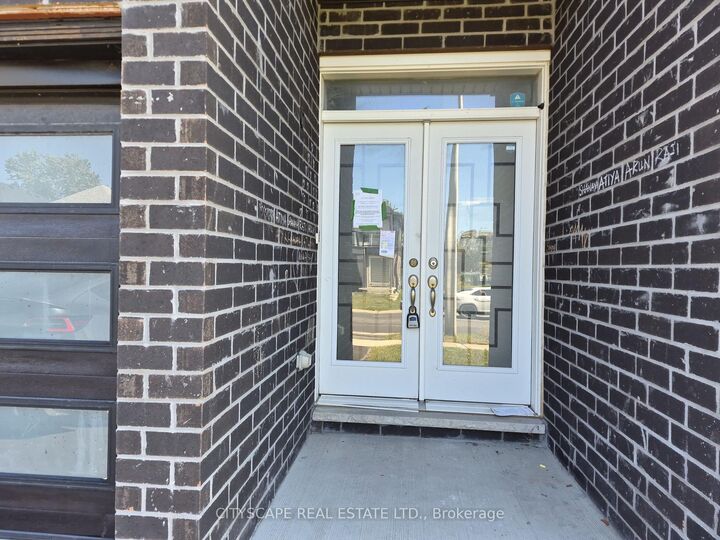 Property Photo: 91 McLaughlin Street ON L3B 0J9