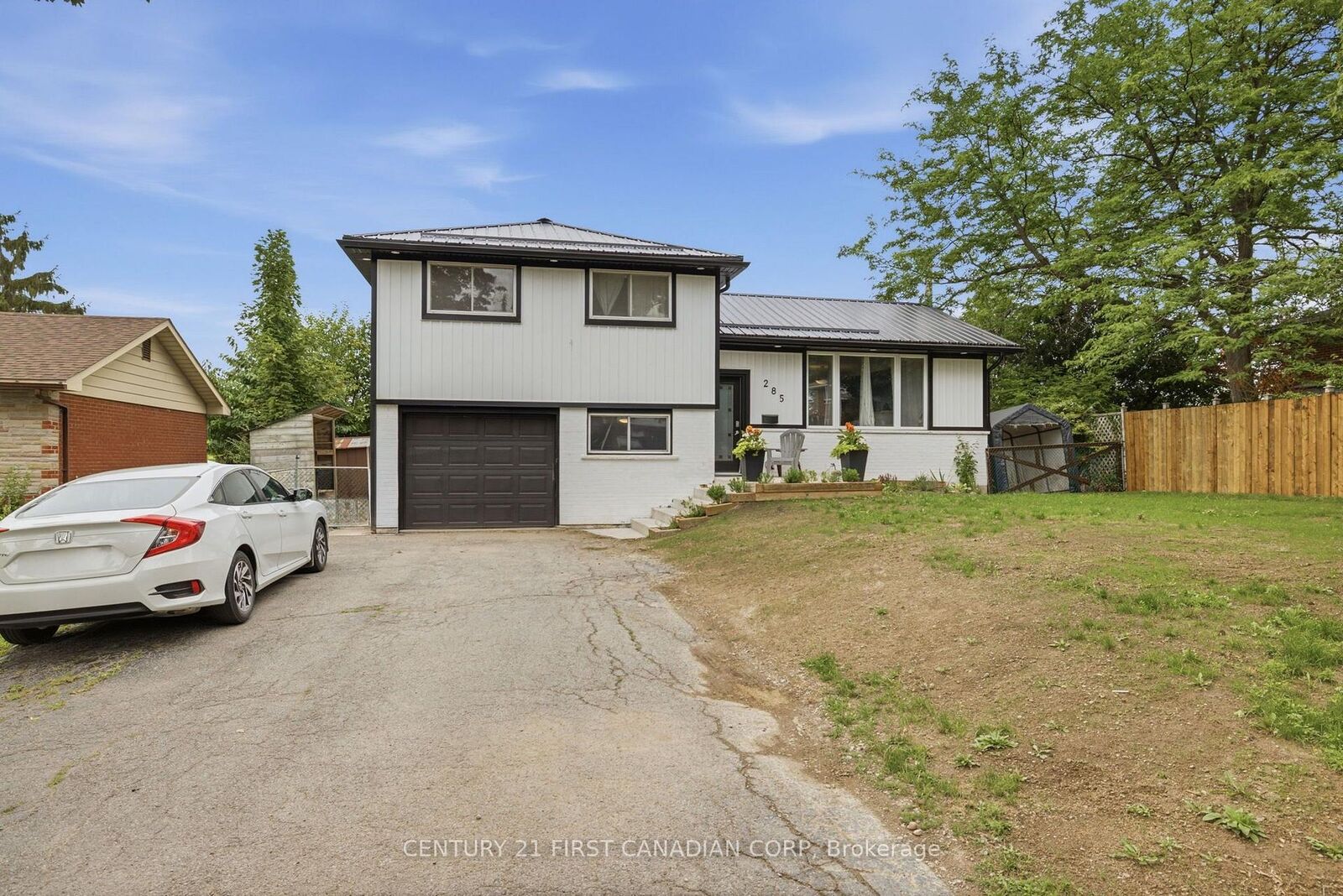 Property Photo:  285 Panorama Crescent  ON N5Z 3H2 