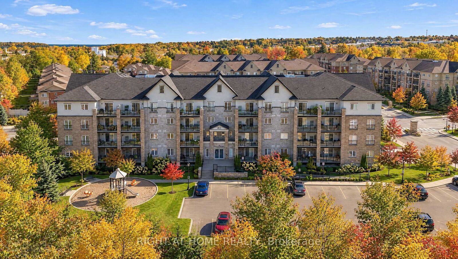 Property Photo:  40 Ferndale Drive S 408  ON L4N 2L3 
