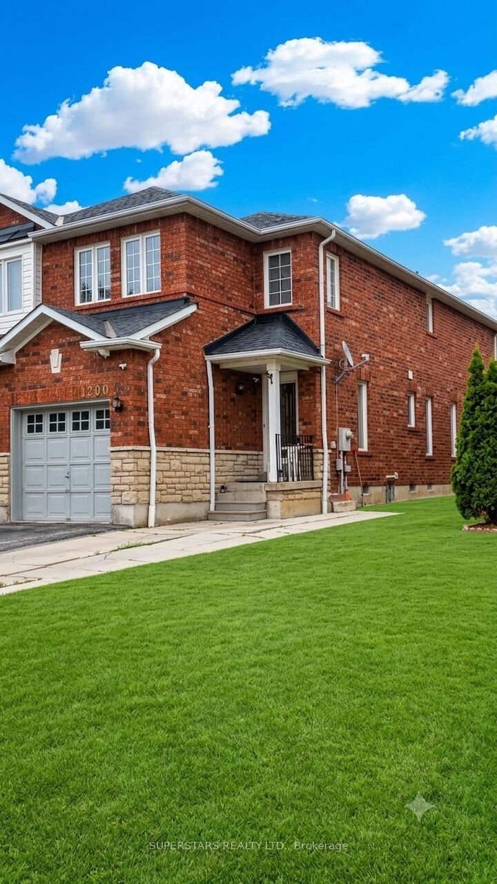 Property Photo:  1200 Foxglove Place  ON L5V 2N1 