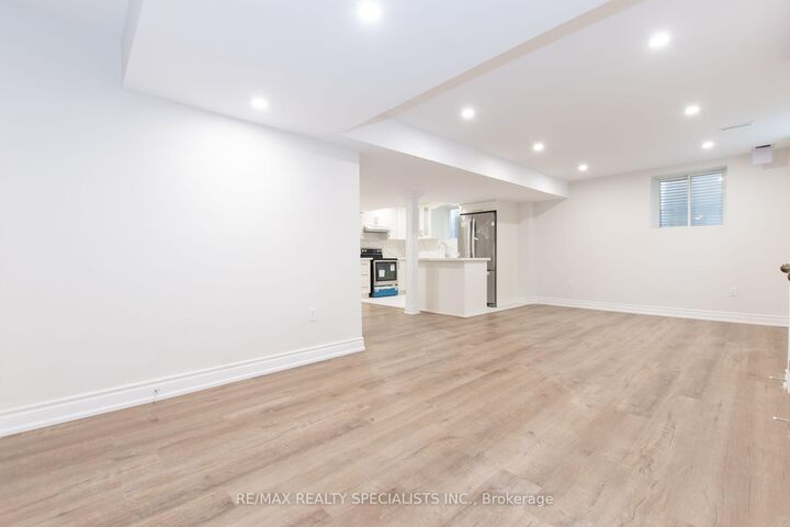 Property Photo:  1563 Doran Crescent Bsmt  ON L9E 1H5 